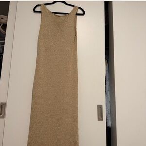 Unik Elegant Gold Backless Dress